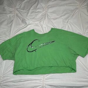 Nike Cropped Green T-Shirt